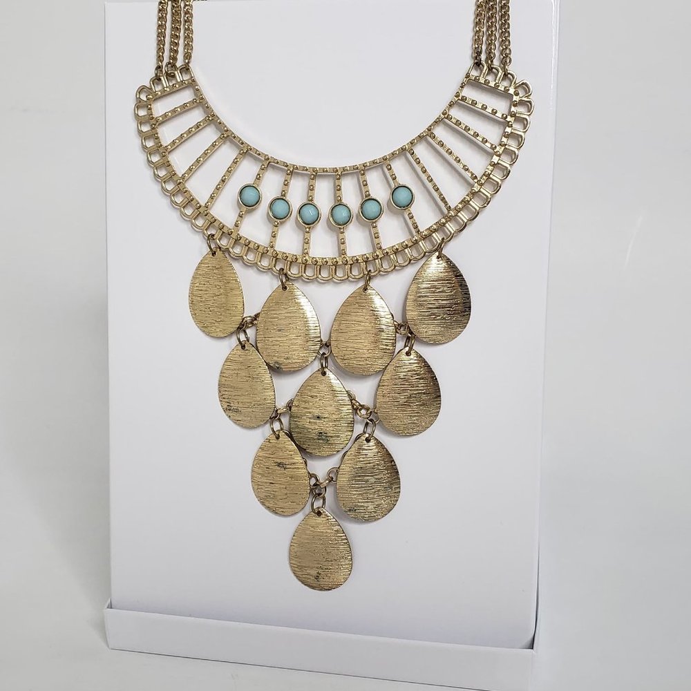 *NEW* Gold Necklace with Turquoise Stone